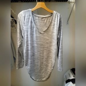 Motherhood long sleeved shirt with side ruching